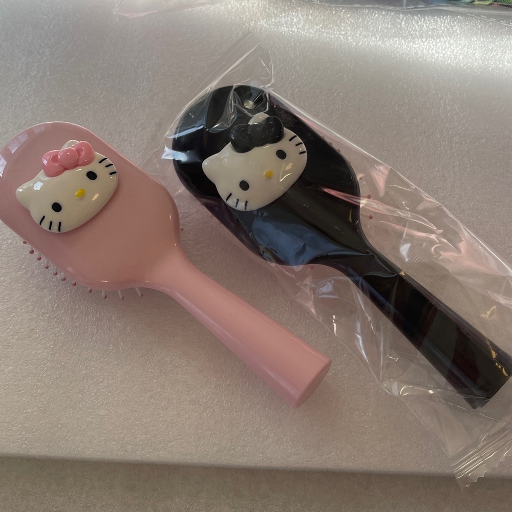 SANRIO FOR HELLO KITTY FULL SIZE DETANGLING BRUSH (JAPAN) NWT get your pick